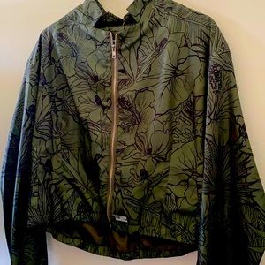 Hawaii’s finest women’s windbreaker